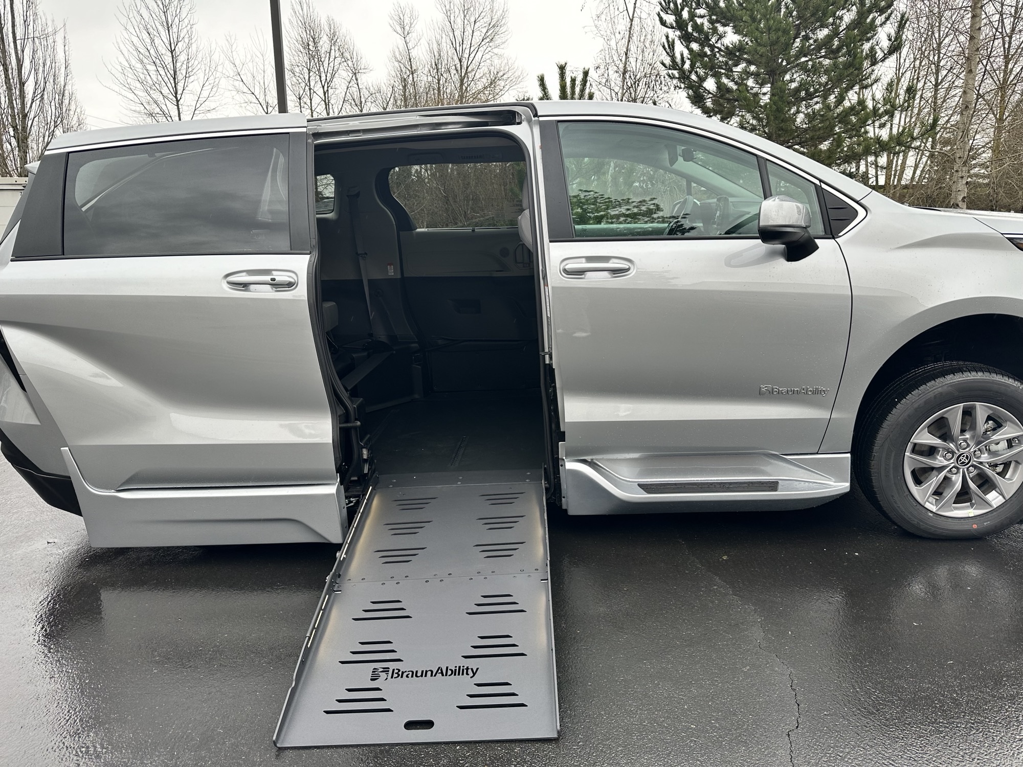 (RS184657) 2024 Toyota Sienna LE