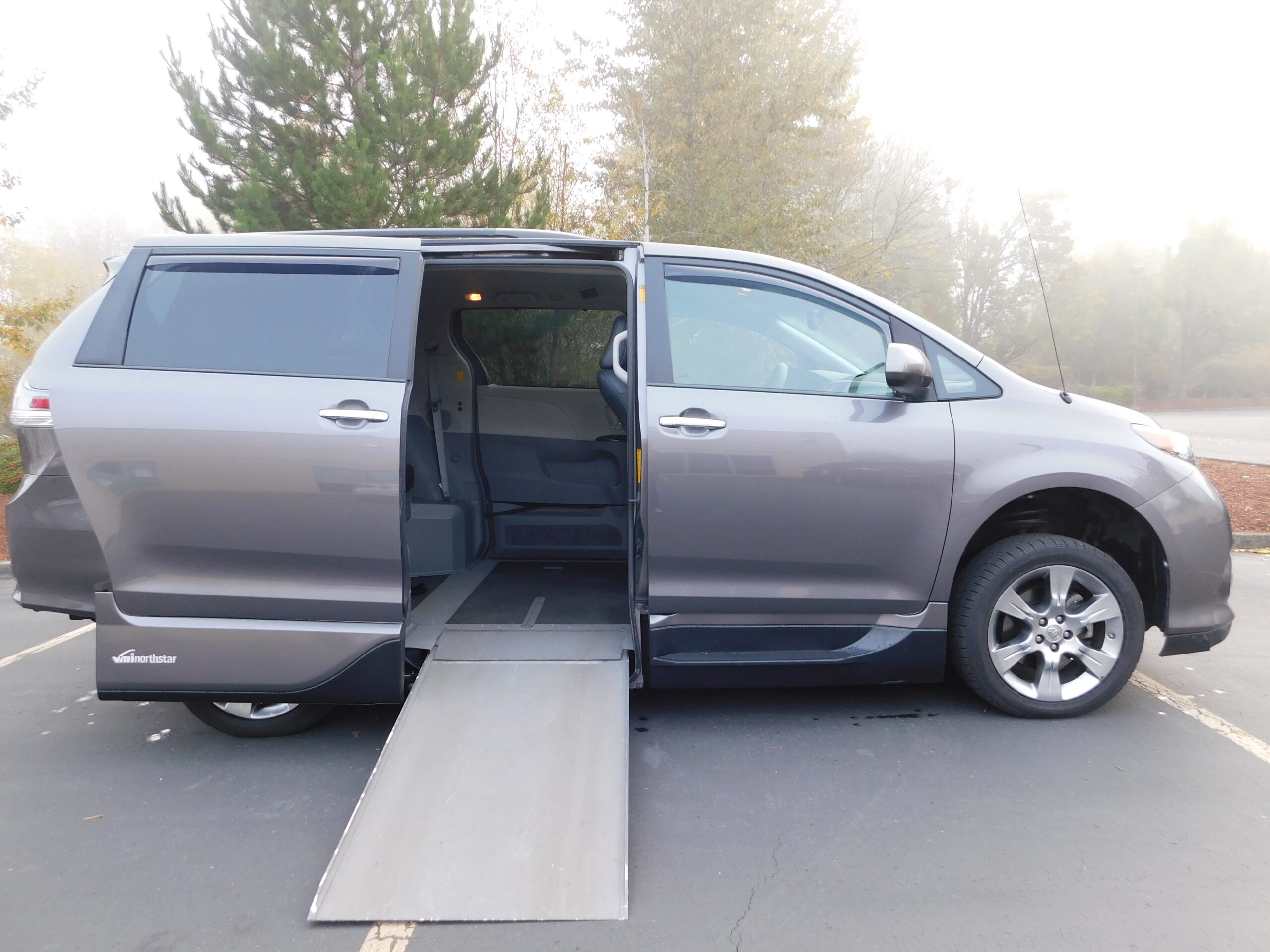 (ES504048) 2014 Toyota Sienna SE