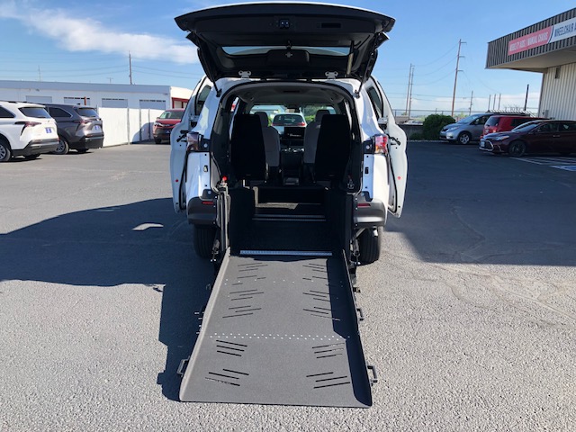 (SS255032) 2025 Toyota Sienna